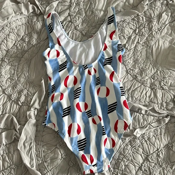 Girls swimsuits - Picture 8 of 12